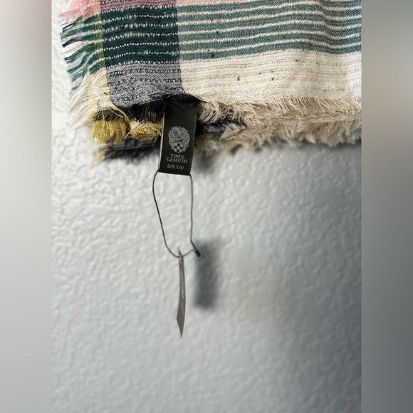 NWT Vince Camuto Multicolored Scarf - Picture 4 of 4